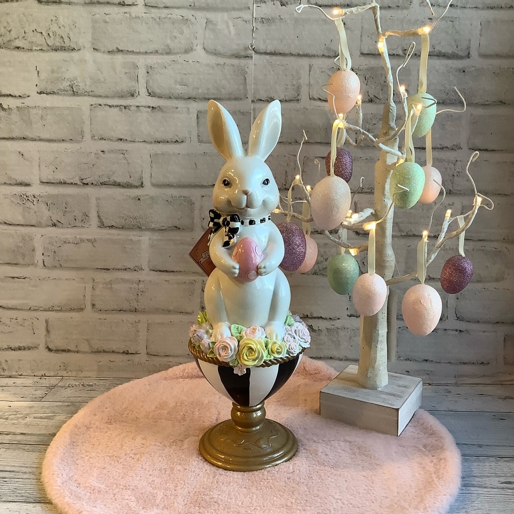 TOPHAT & TAIL Bunny Sitting On Flower Pot Decor